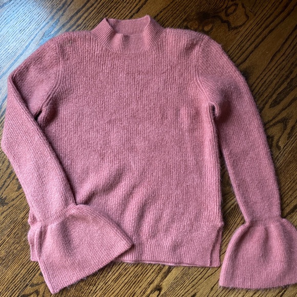 Like New Free Generation Los Angeles Mock Bell-Cuff Very Soft Sweater, M - Picture 6 of 7
